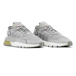 ADIDAS - NITE JOGGER
Gold metalic boost 
Size US: Women - 8